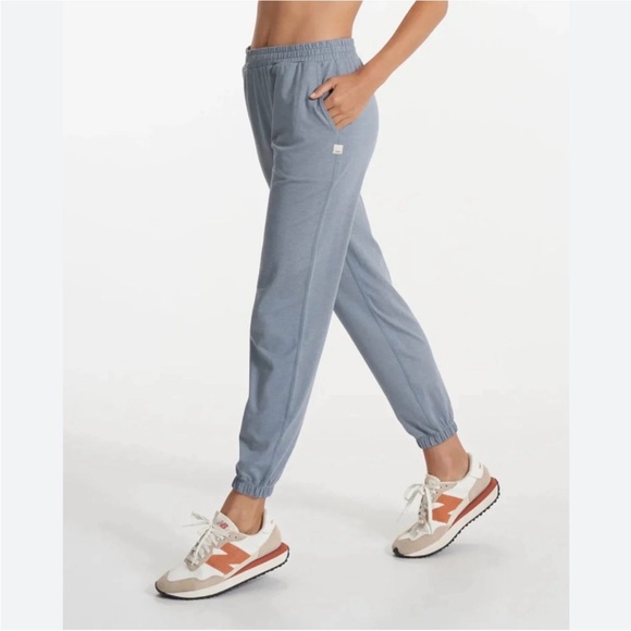 VUORI Boyfriend Dreamknit Joggers, like new! - Picture 1 of 6